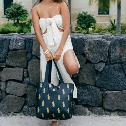 Aloha Pineapple Royale Day Tripper In Gold On Black