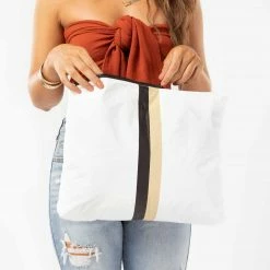 Aloha MAX Le Voyageur Pouch In Lux Women's