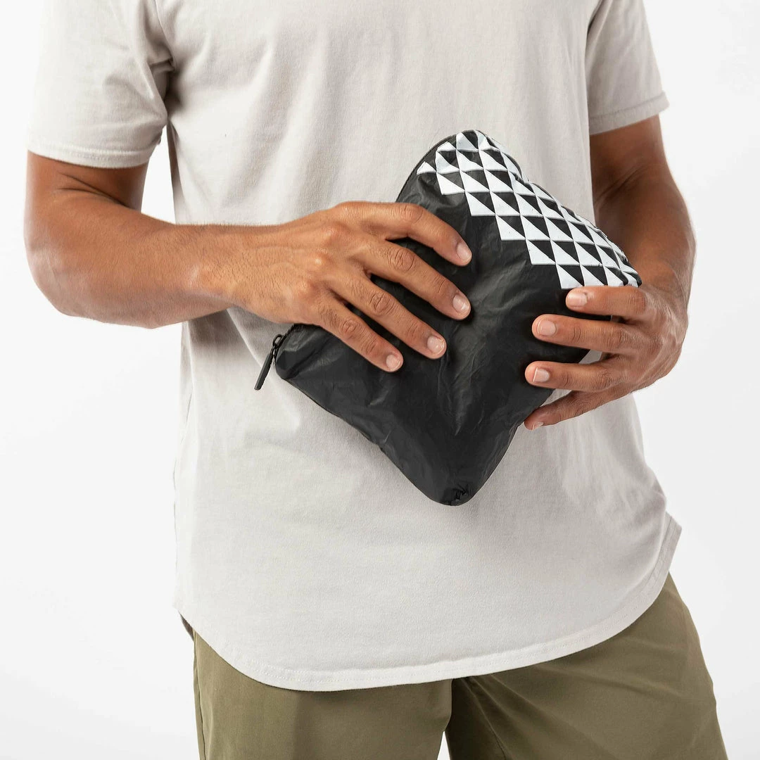 Aloha Small Kona Pouch In White/Black 4 Aloha Small Kona Pouch In White/Black